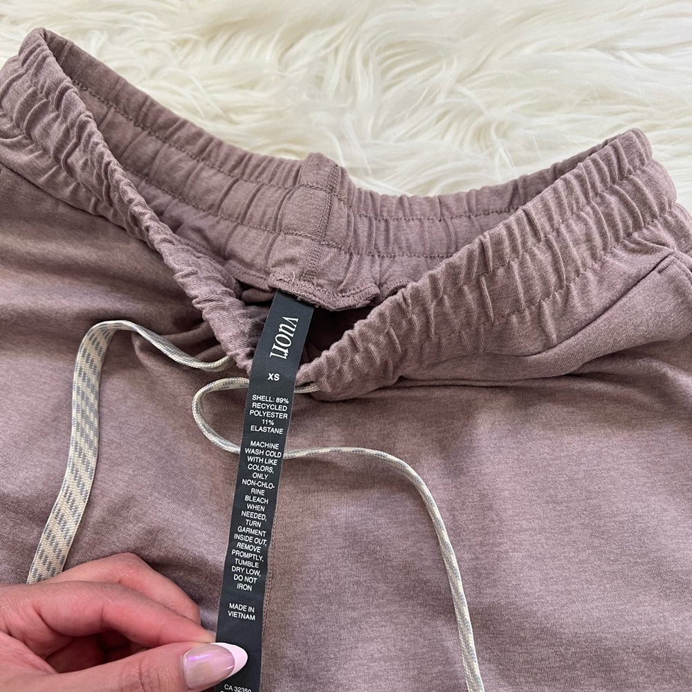Vuori Performance Jogger in a Dusty Mauve size XS - Picture 5 of 8